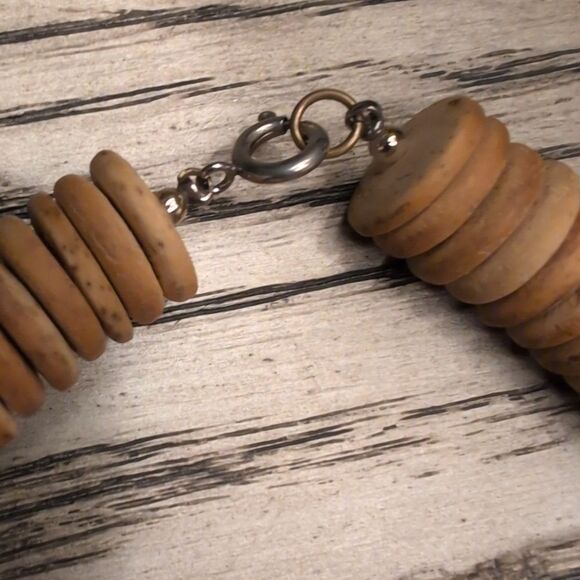 Natural Wooden Disc Chunky 16" Necklace Vintage Trendy - Picture 2 of 7